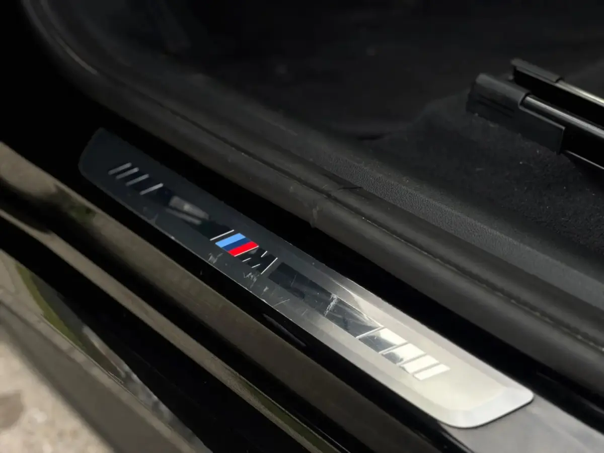 XDrive30 Launch Edition M-SPORT 96% SOH (NL-auto, Dealer OnderH, Camera, Carplay, Navi, Leder, Climate Con, Etc)