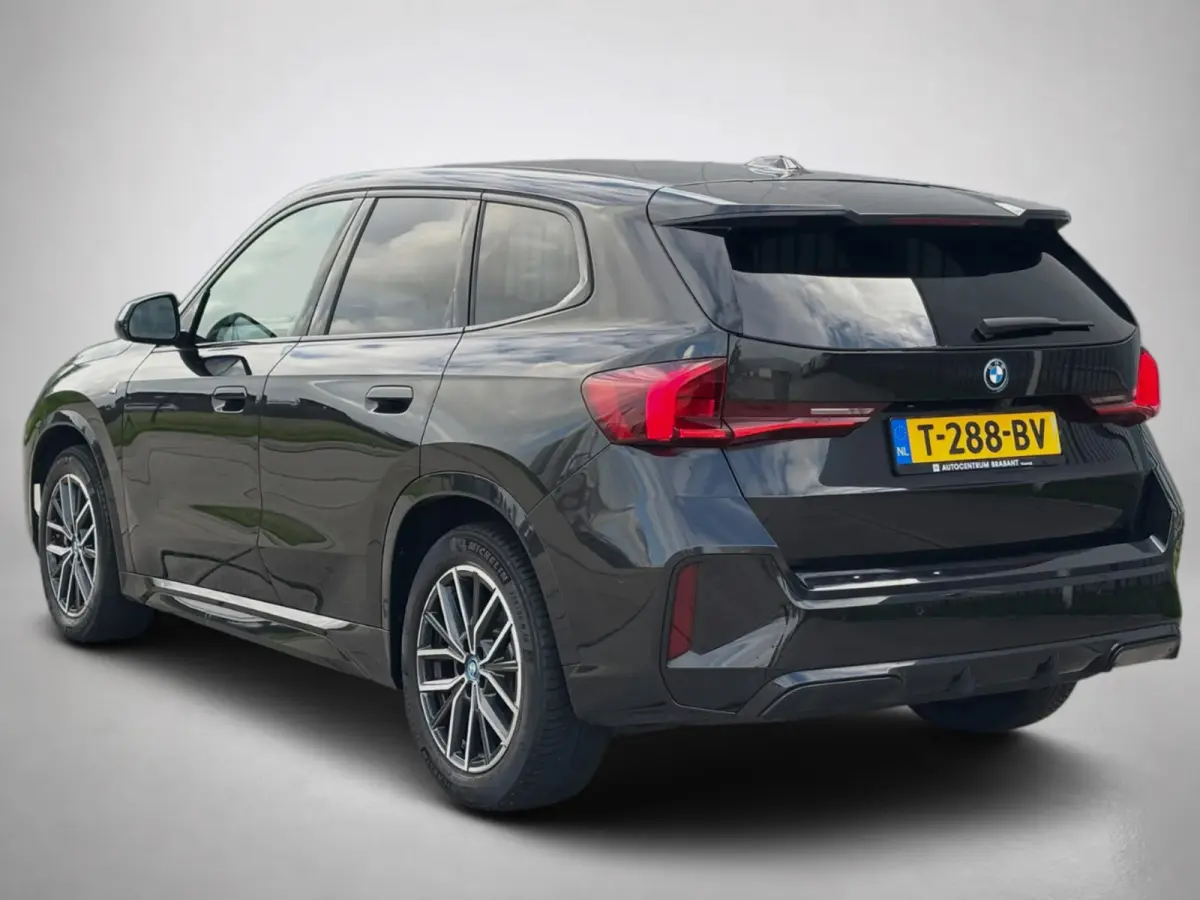 XDrive30 Launch Edition M-SPORT 96% SOH (NL-auto, Dealer OnderH, Camera, Carplay, Navi, Leder, Climate Con, Etc)