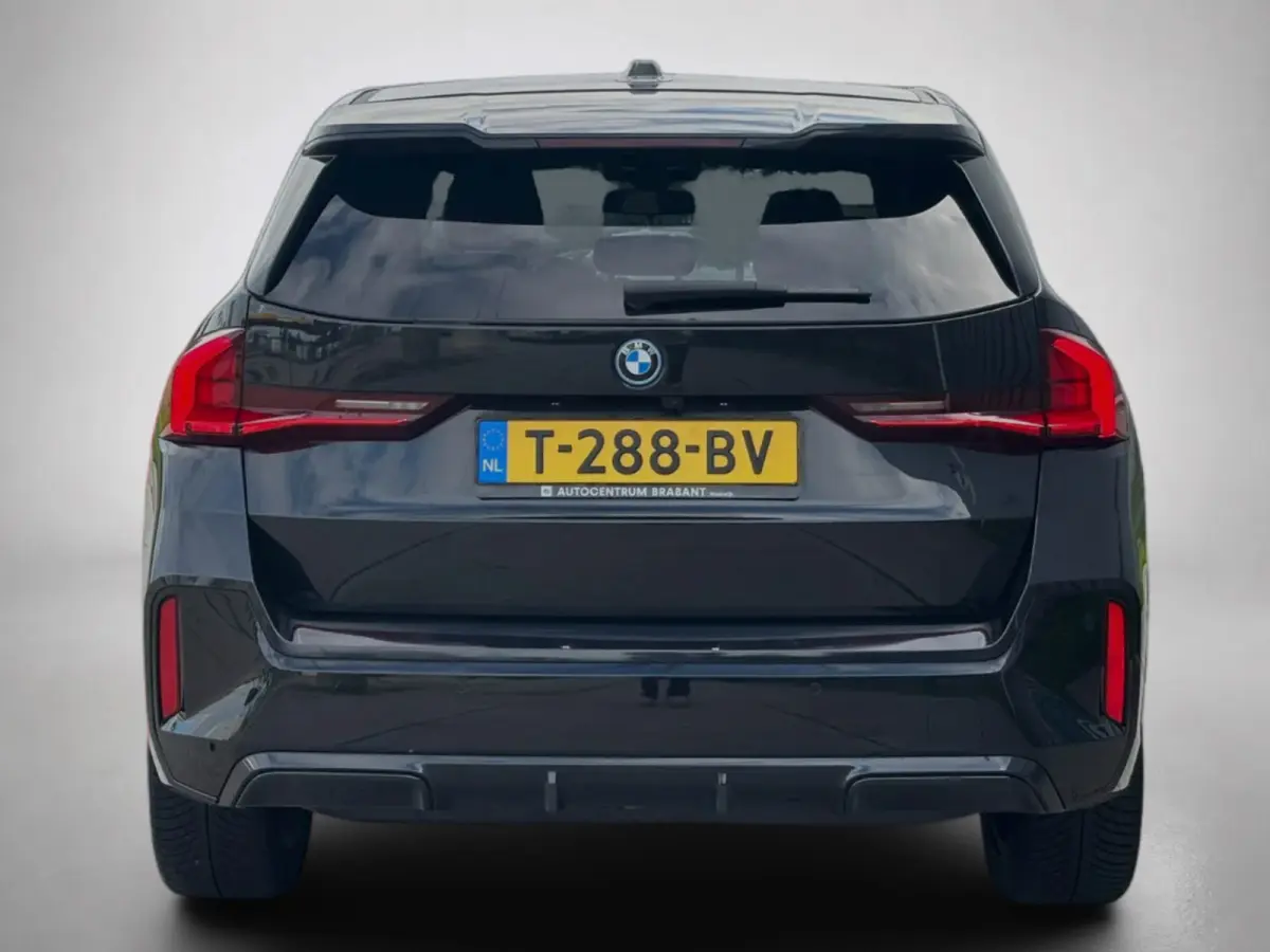 XDrive30 Launch Edition M-SPORT 96% SOH (NL-auto, Dealer OnderH, Camera, Carplay, Navi, Leder, Climate Con, Etc)