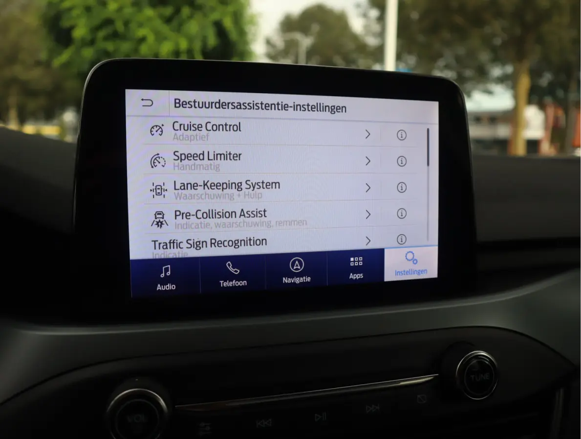 1.0 EcoBoost Hybrid Titanium Style Navi / Carplay / Blis / Afn.Trekh / Adap. Cruise / Mild-Hybride