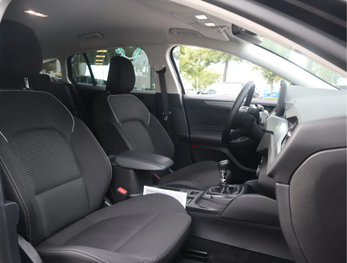 1.0 EcoBoost Hybrid Titanium Style Navi / Carplay / Blis / Afn.Trekh / Adap. Cruise / Mild-Hybride
