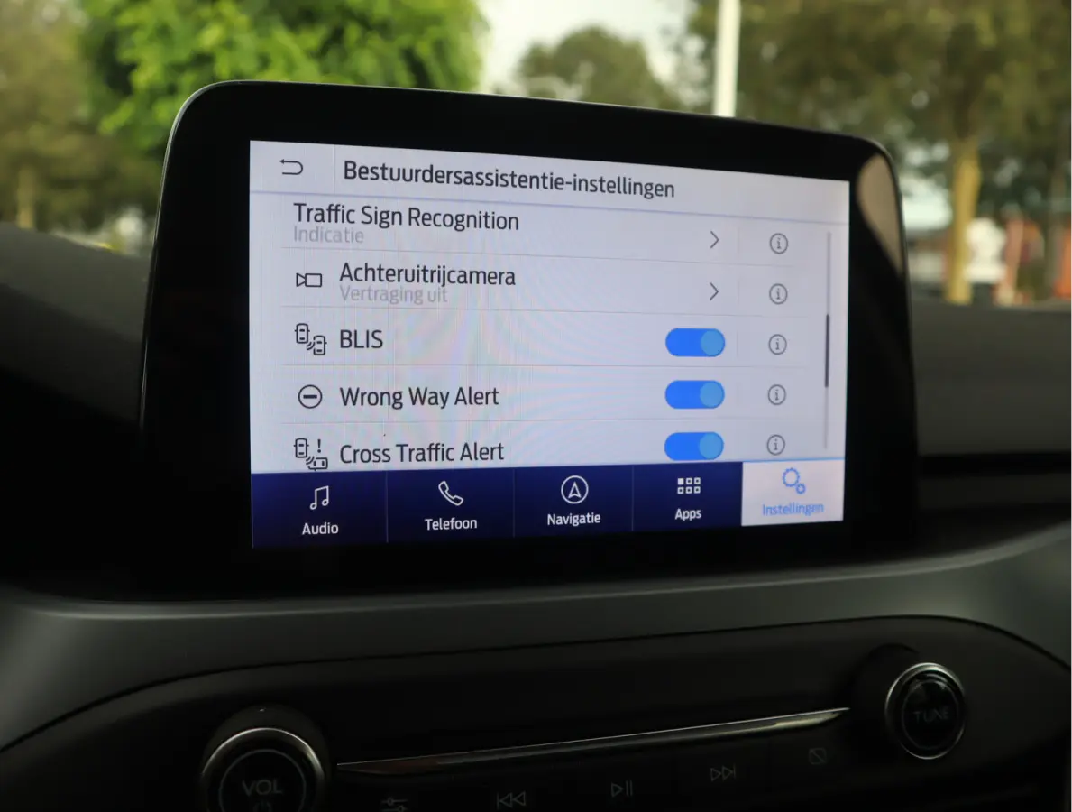 1.0 EcoBoost Hybrid Titanium Style Navi / Carplay / Blis / Afn.Trekh / Adap. Cruise / Mild-Hybride
