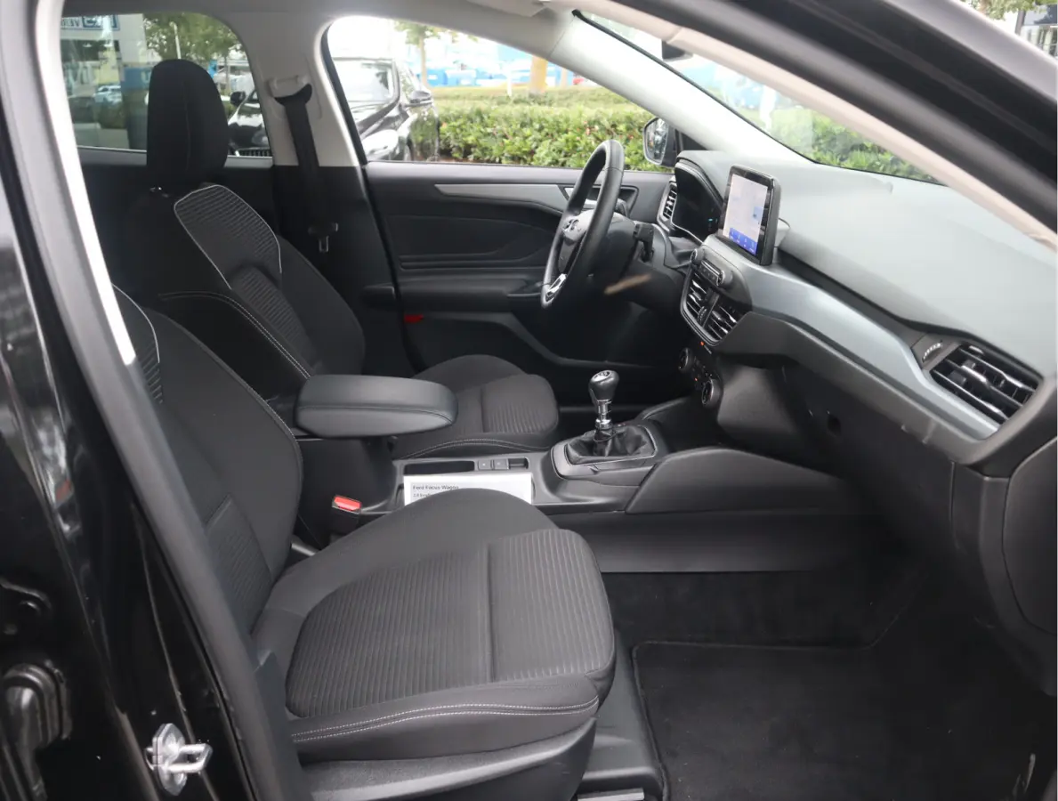 1.0 EcoBoost Hybrid Titanium Style Navi / Carplay / Blis / Afn.Trekh / Adap. Cruise / Mild-Hybride