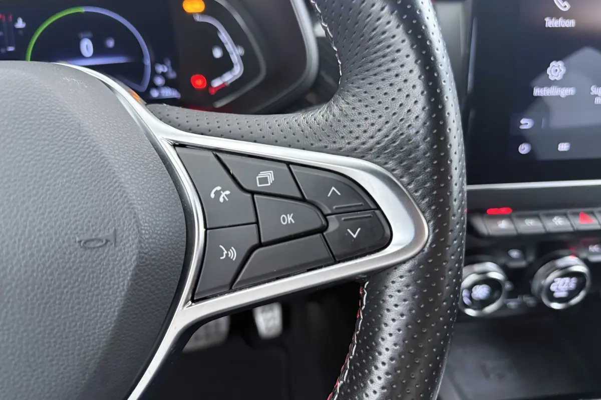 1.6 E-Tech Hybrid 145 R.S. Line | Org NL | Panoramadak | Carplay | Camera | Adap. Cruise | Leer | Stoelverwarming |