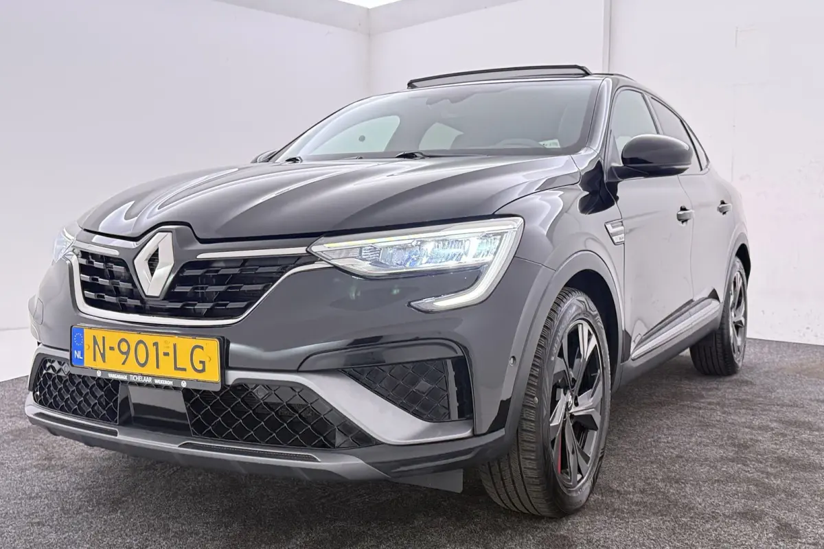 1.6 E-Tech Hybrid 145 R.S. Line | Org NL | Panoramadak | Carplay | Camera | Adap. Cruise | Leer | Stoelverwarming |
