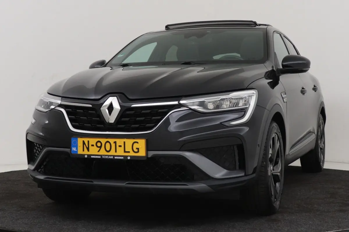1.6 E-Tech Hybrid 145 R.S. Line | Org NL | Panoramadak | Carplay | Camera | Adap. Cruise | Leer | Stoelverwarming |