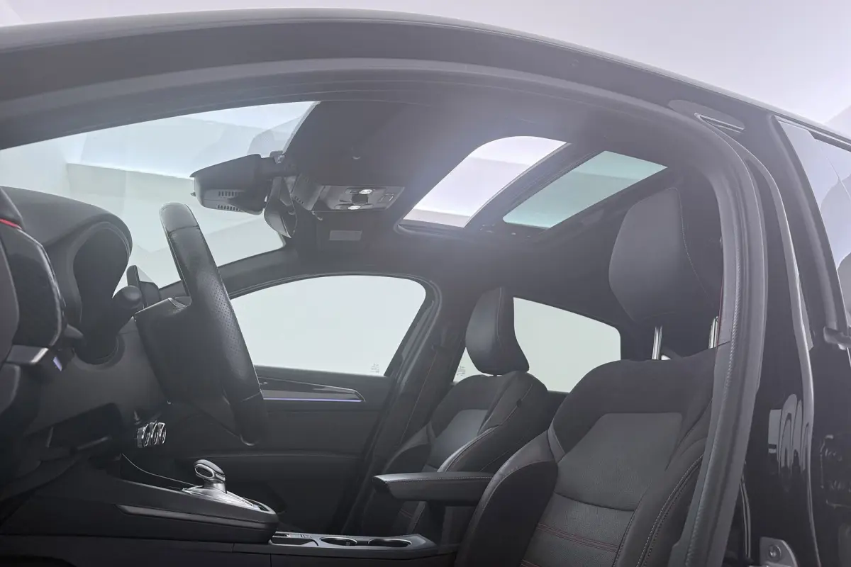 1.6 E-Tech Hybrid 145 R.S. Line | Org NL | Panoramadak | Carplay | Camera | Adap. Cruise | Leer | Stoelverwarming |