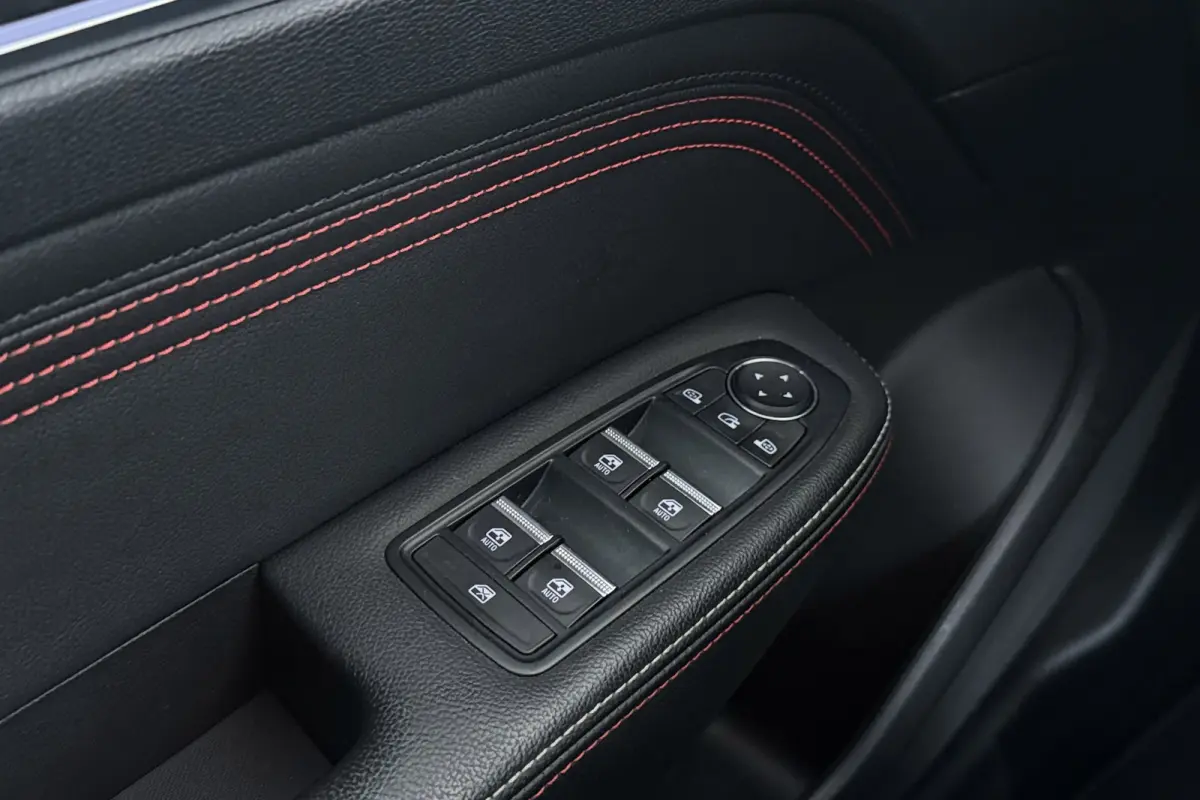 1.6 E-Tech Hybrid 145 R.S. Line | Org NL | Panoramadak | Carplay | Camera | Adap. Cruise | Leer | Stoelverwarming |