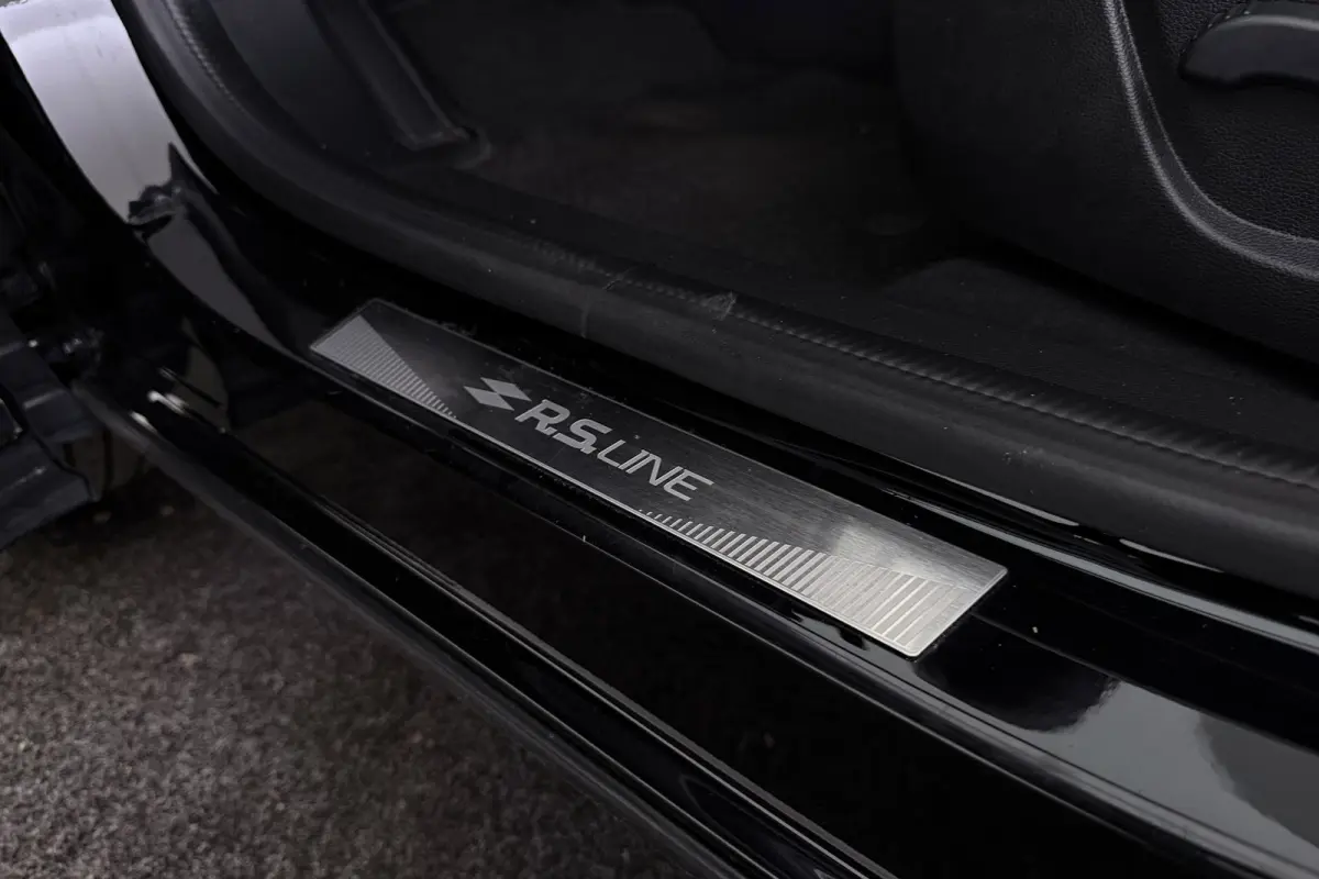 1.6 E-Tech Hybrid 145 R.S. Line | Org NL | Panoramadak | Carplay | Camera | Adap. Cruise | Leer | Stoelverwarming |