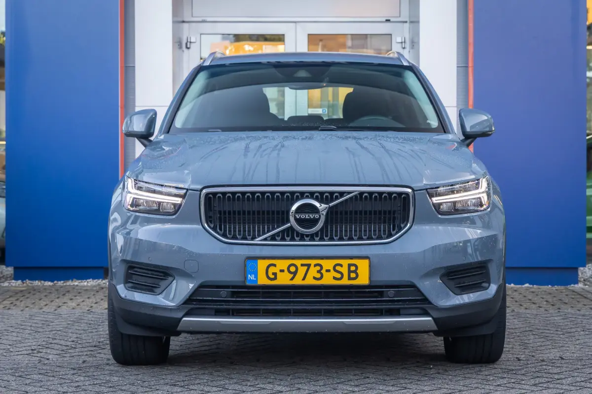 1.5 T3 Momentum | Achteruitrijcamera | Cruise control | Vooruitverwarming | Parkeersensoren Voor/Achter | elektrisch verstelbare spiegles | Achteruitrijcamera | Buitenspiegels elektrisch ink
