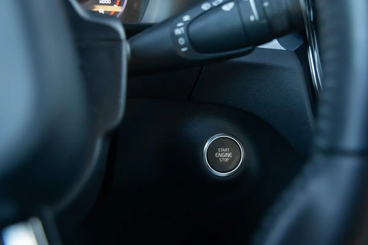 1.5 T3 Momentum | Achteruitrijcamera | Cruise control | Vooruitverwarming | Parkeersensoren Voor/Achter | elektrisch verstelbare spiegles | Achteruitrijcamera | Buitenspiegels elektrisch ink