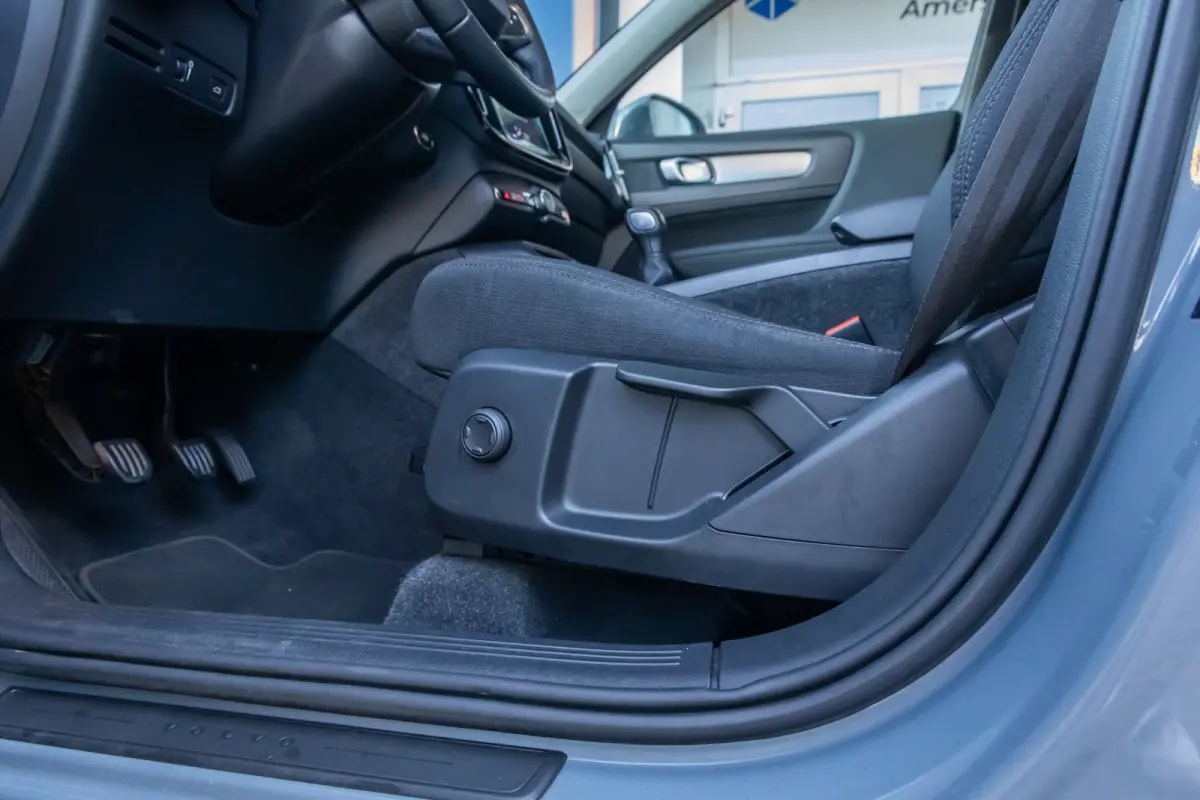 1.5 T3 Momentum | Achteruitrijcamera | Cruise control | Vooruitverwarming | Parkeersensoren Voor/Achter | elektrisch verstelbare spiegles | Achteruitrijcamera | Buitenspiegels elektrisch ink