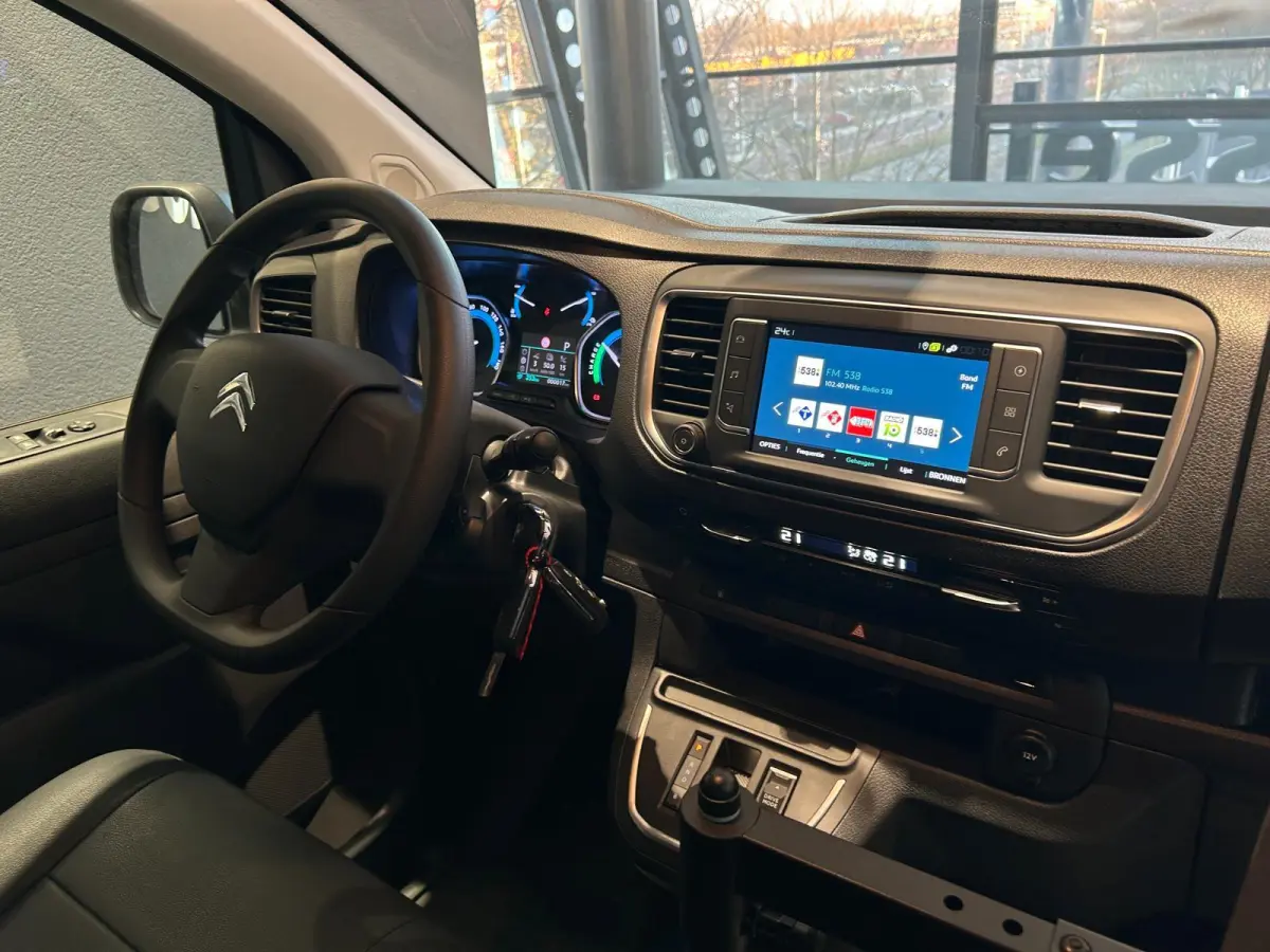 75kWh M COMBI | 8 ZITPLAATSEN | AIRCO | NAVI | CAM