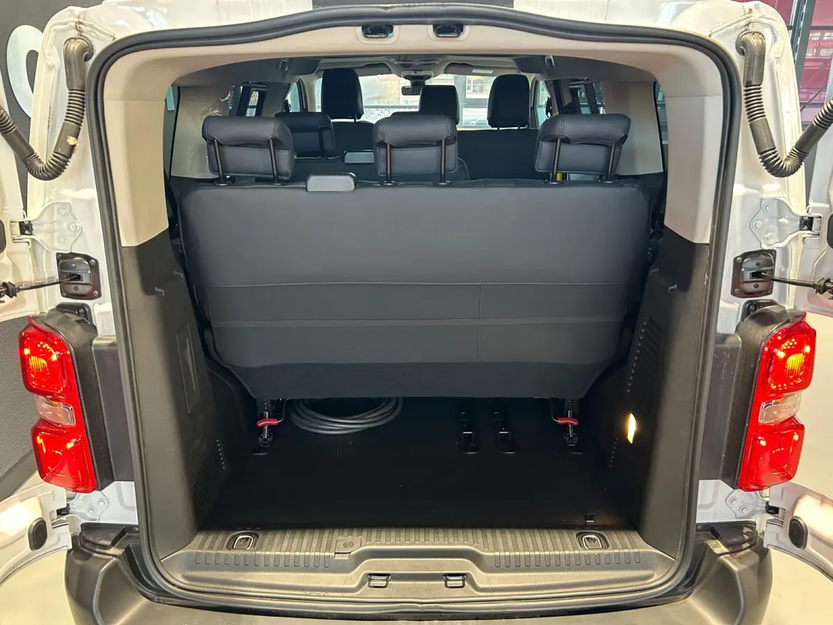 75kWh M COMBI | 8 ZITPLAATSEN | AIRCO | NAVI | CAM