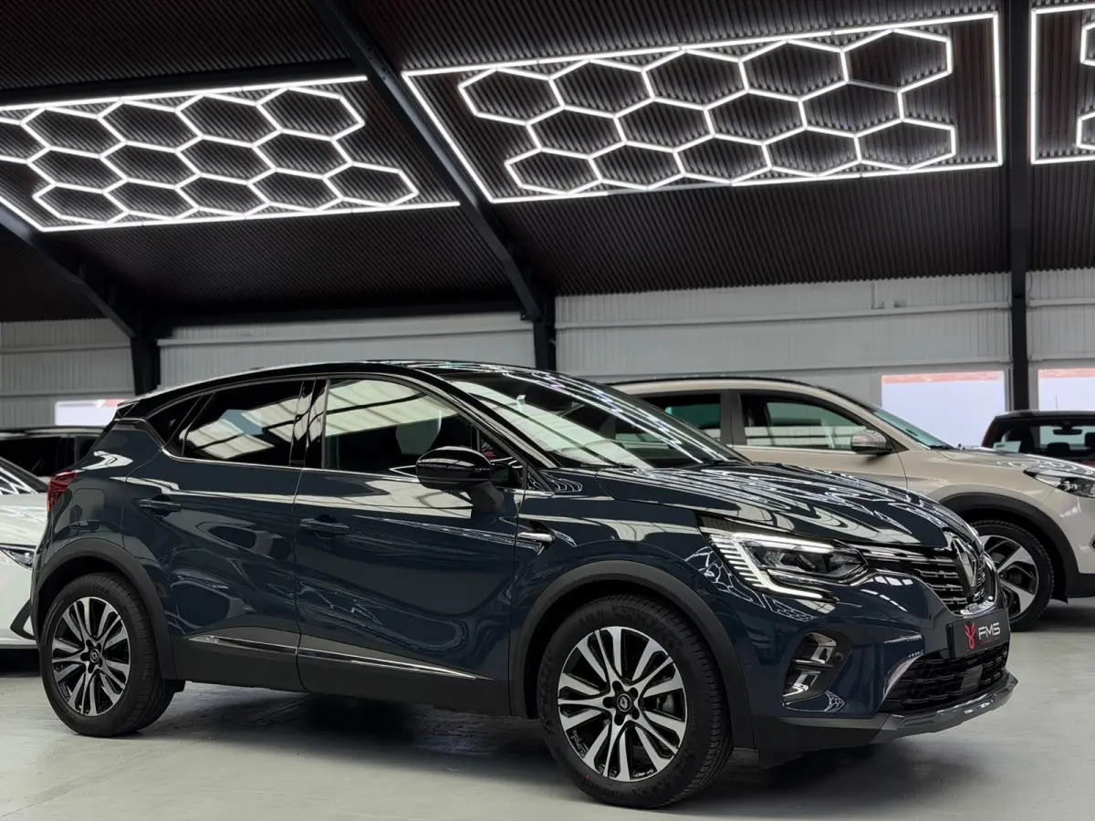 1.6 E-Tech Plug-in Hybrid 160 Initiale Paris Camera