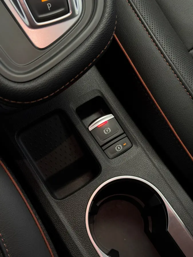 1.6 E-Tech Plug-in Hybrid 160 Initiale Paris Camera