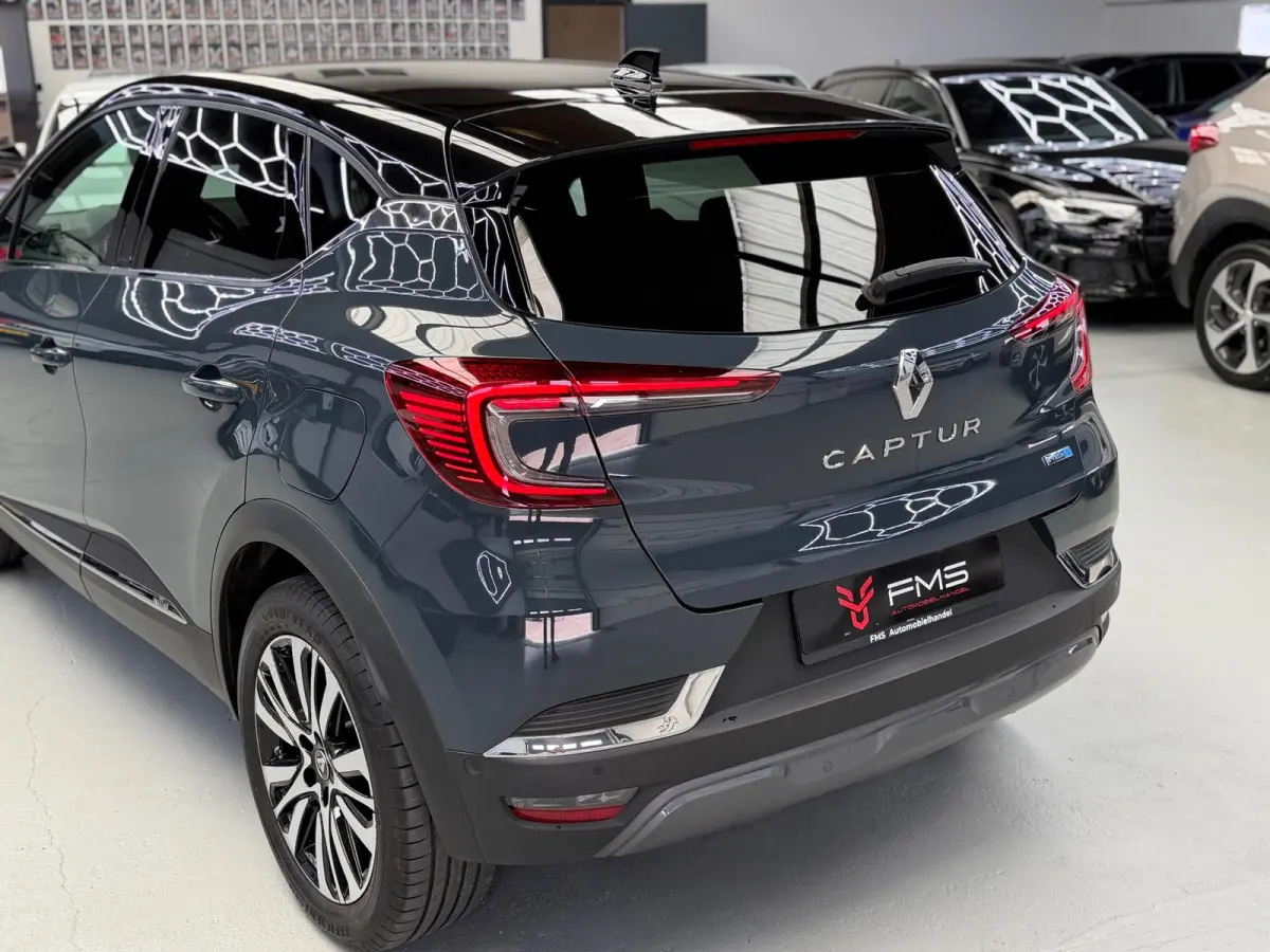 1.6 E-Tech Plug-in Hybrid 160 Initiale Paris Camera