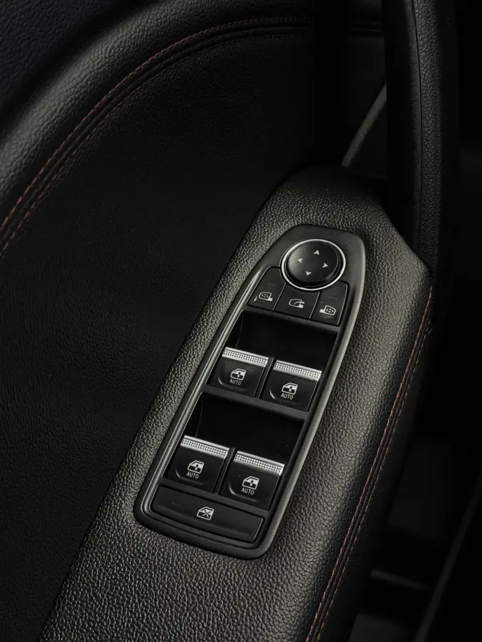 1.6 E-Tech Plug-in Hybrid 160 Initiale Paris Camera