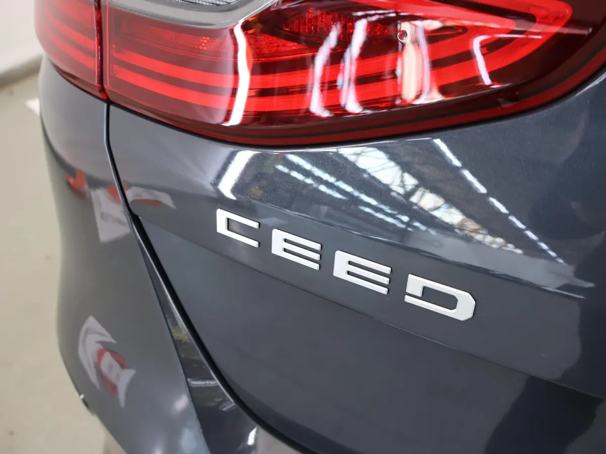 1.0 T-GDi DynamicLine | Navigatie | Parkeercamera | Climate Control | Cruise Control |