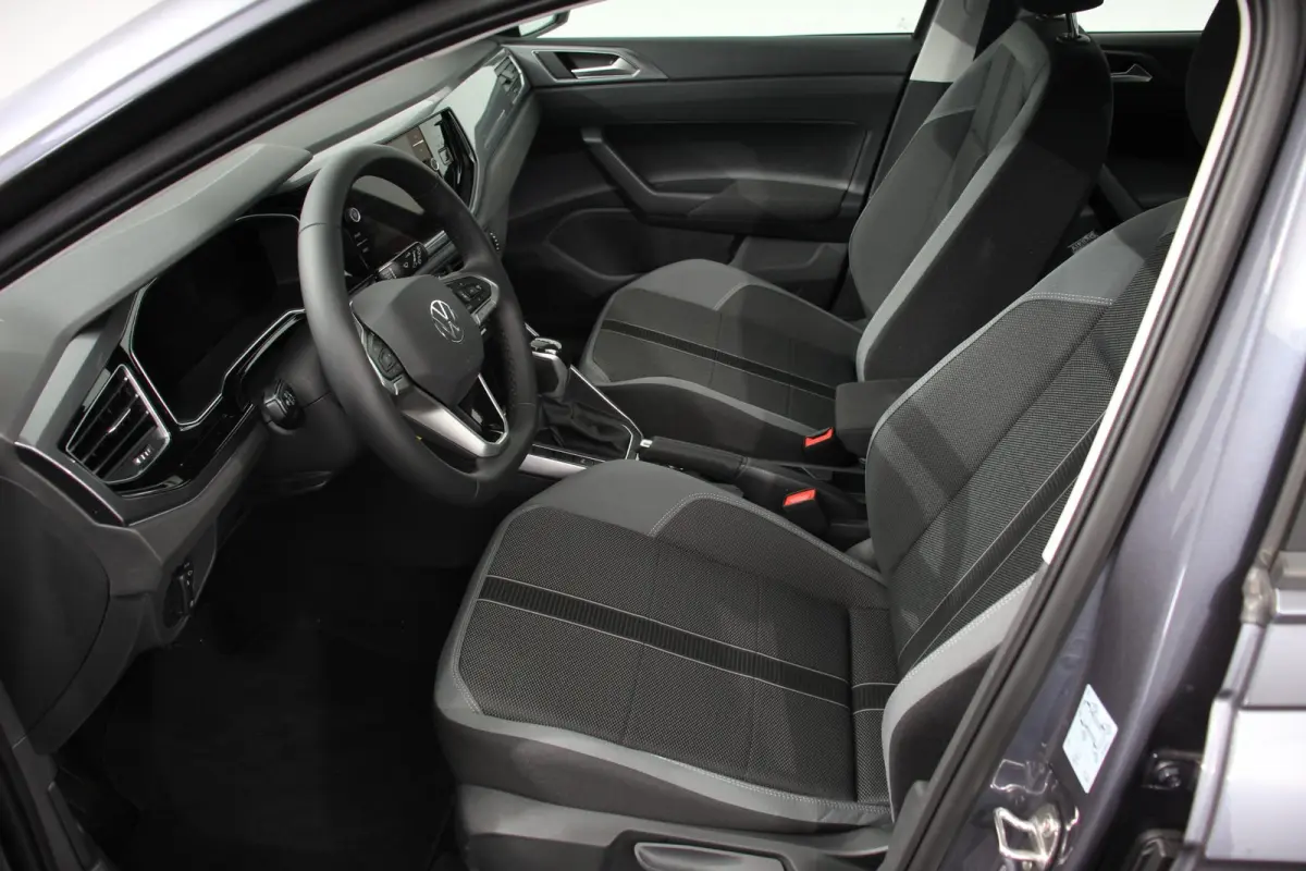 1.0 TSI DSG Style Navigatie Climate Control Cruise control adaptive Parkeer sensoren Led Dab Lichtmetalen Velgen Digitale Cockpit