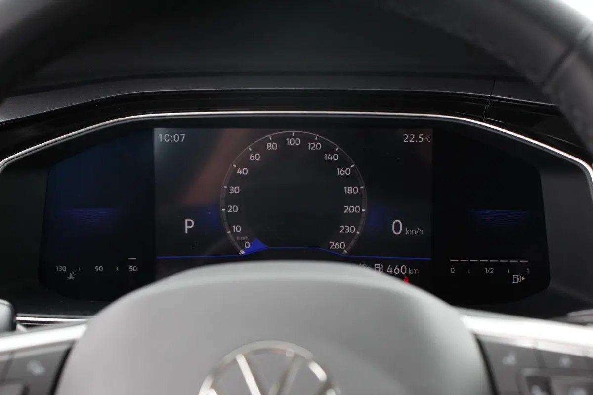 1.0 TSI DSG Style Navigatie Climate Control Cruise control adaptive Parkeer sensoren Led Dab Lichtmetalen Velgen Digitale Cockpit
