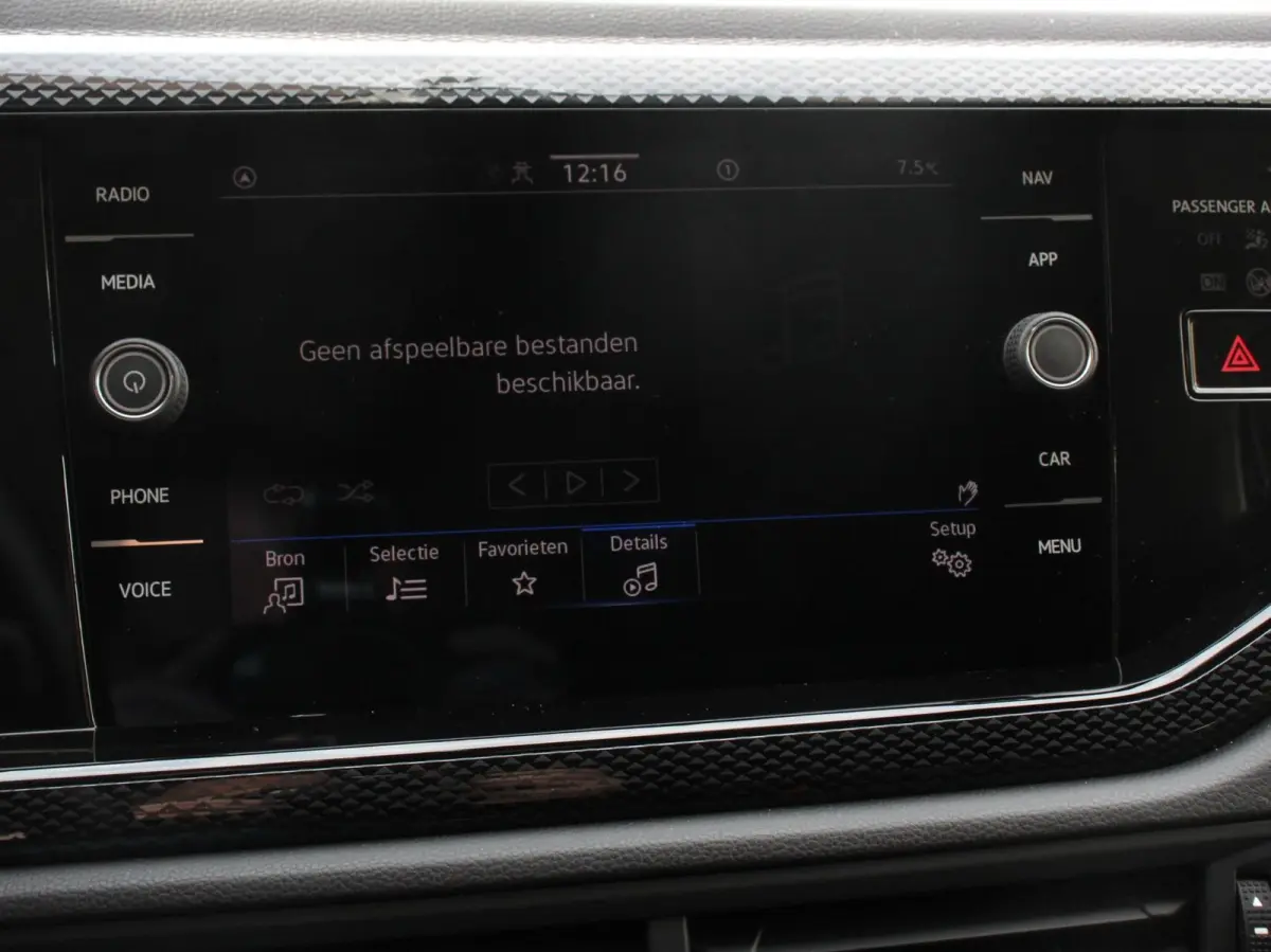 1.0 TSI DSG Style Navigatie Climate Control Cruise control adaptive Parkeer sensoren Led Dab Lichtmetalen Velgen Digitale Cockpit