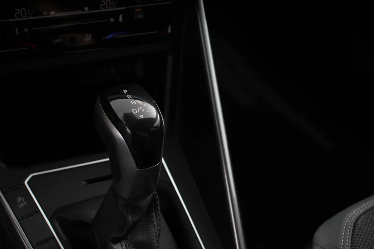 1.0 TSI DSG Style Navigatie Climate Control Cruise control adaptive Parkeer sensoren Led Dab Lichtmetalen Velgen Digitale Cockpit