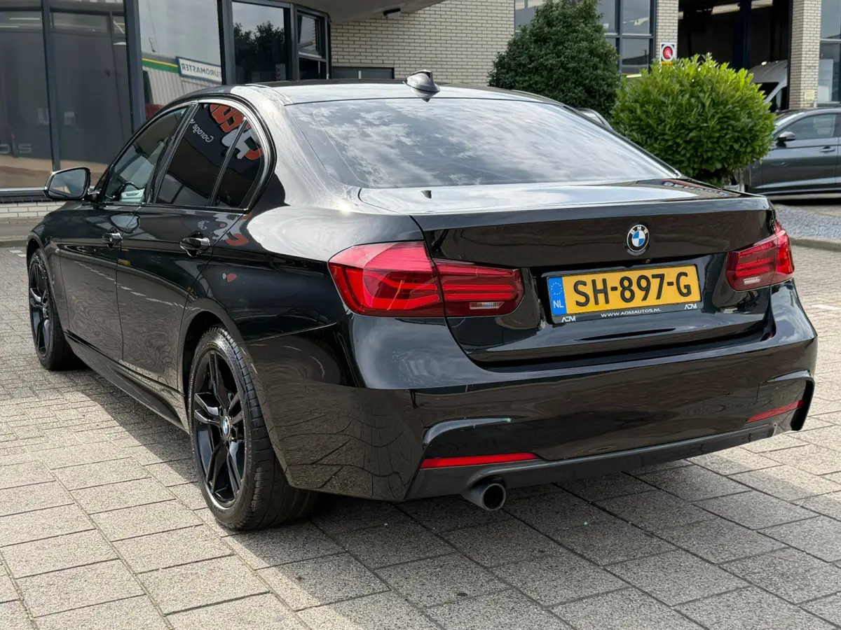 318i Edition M Sport Shadow High Executive