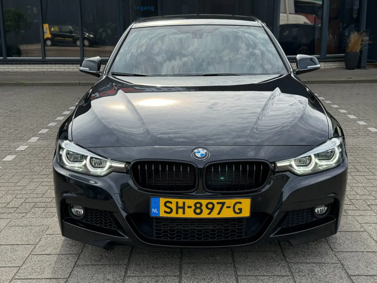 318i Edition M Sport Shadow High Executive