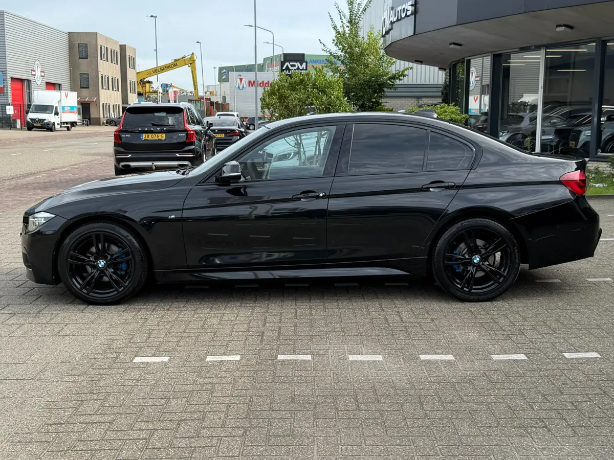 318i Edition M Sport Shadow High Executive