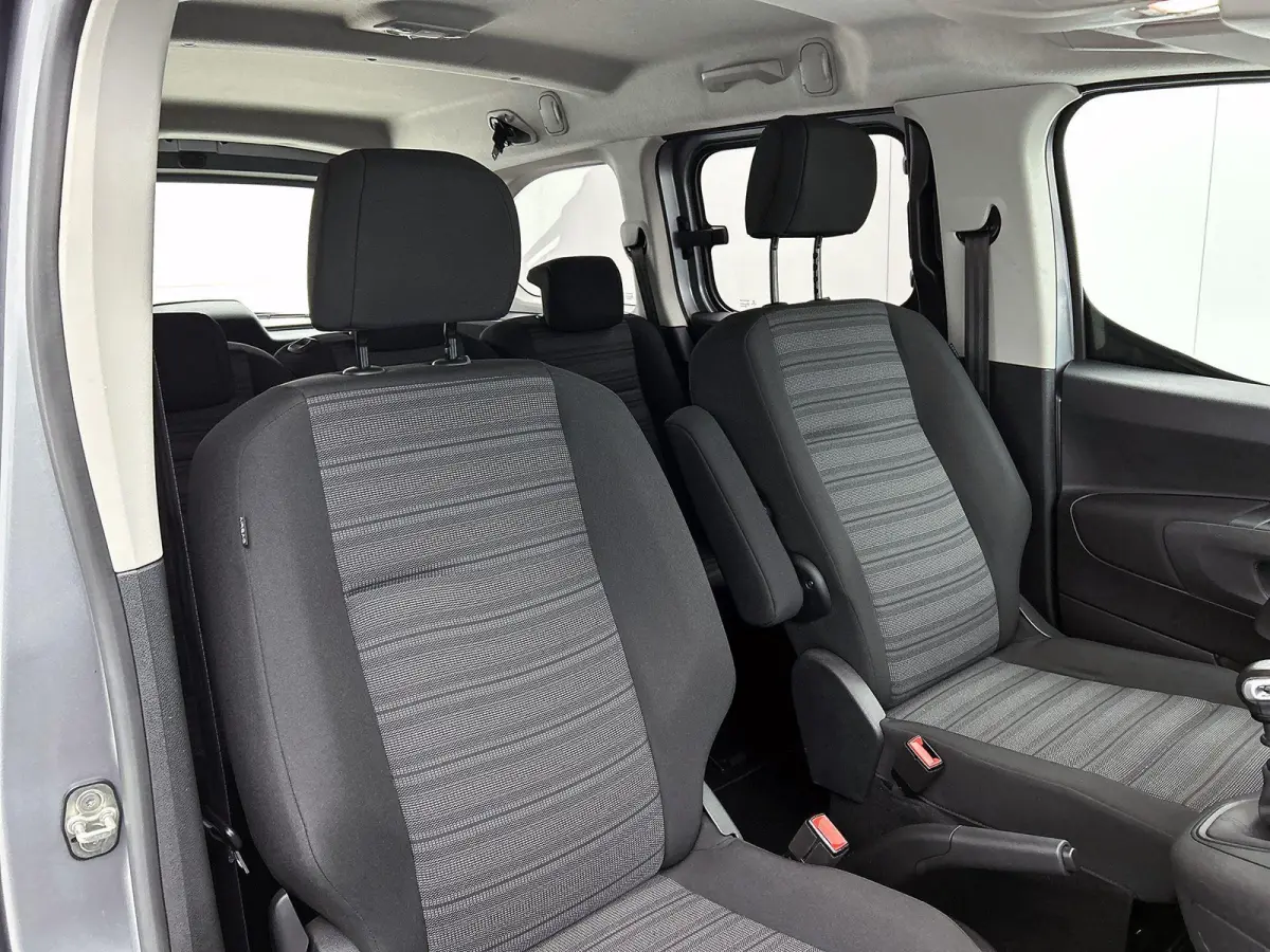 110pk L2H1 Edition | 1ste eigenaar | 7 Persoons | Camera | Navigatie | Stuurverwarming | Airco
