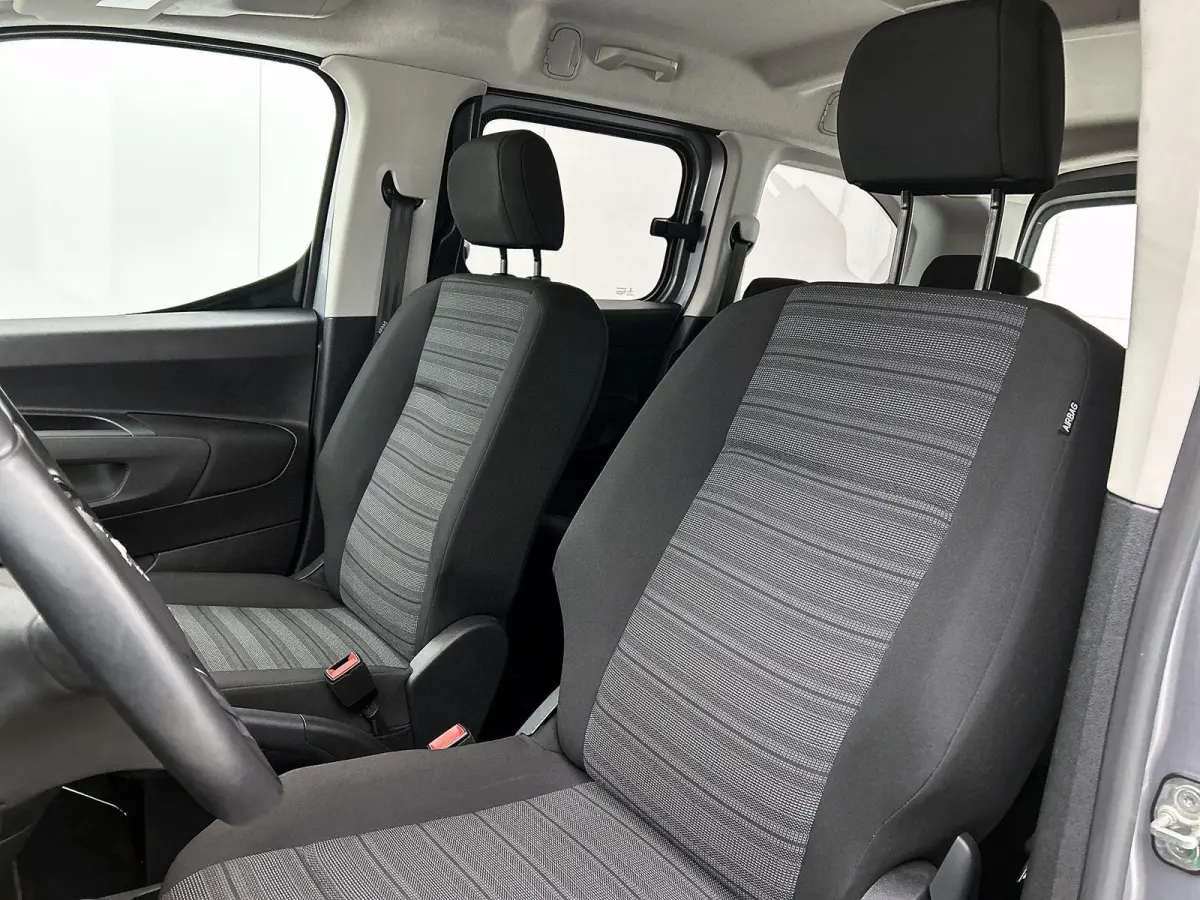 110pk L2H1 Edition | 1ste eigenaar | 7 Persoons | Camera | Navigatie | Stuurverwarming | Airco