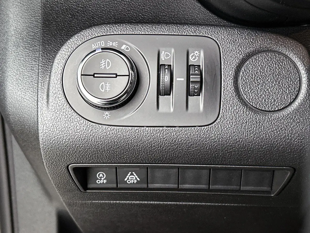 110pk L2H1 Edition | 1ste eigenaar | 7 Persoons | Camera | Navigatie | Stuurverwarming | Airco