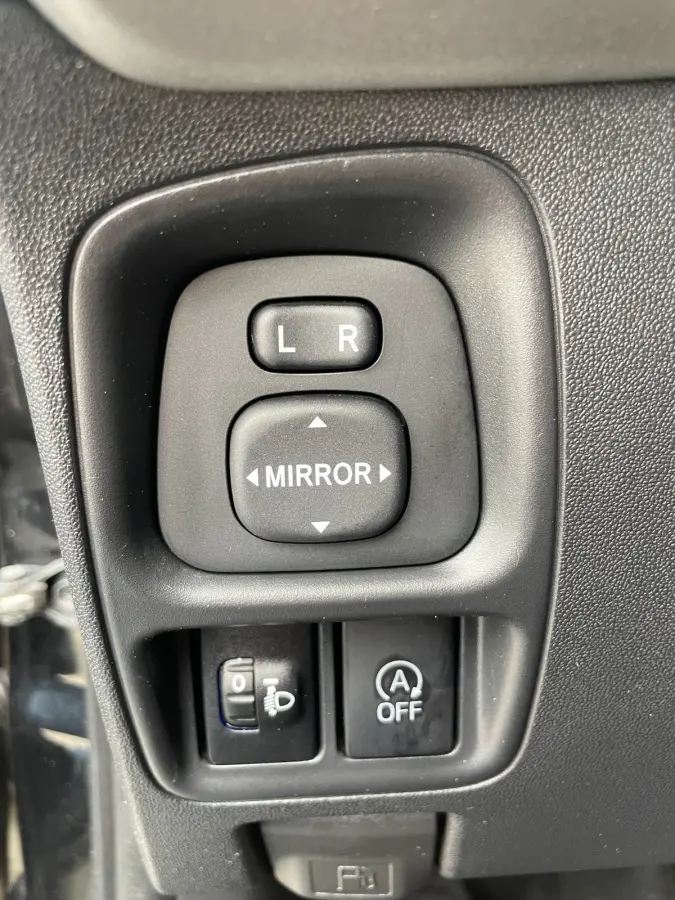 1.0 VVT-i x-cite | groot scherm | NL-auto | eerste eigenaar.