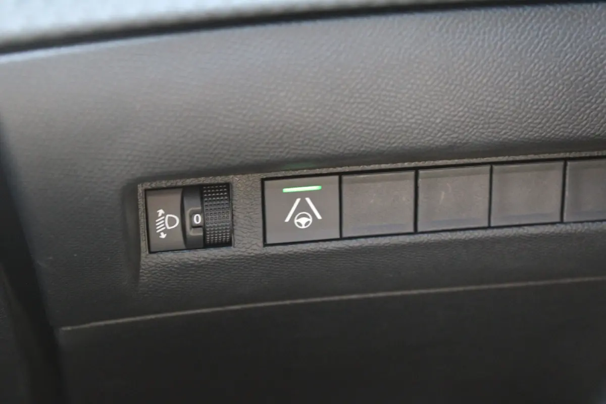 Allure 1.2 Hybride 110 Adaptive Cruise Control | Camera voor en achter | Navigatie | Apple Carplay/Android Auto