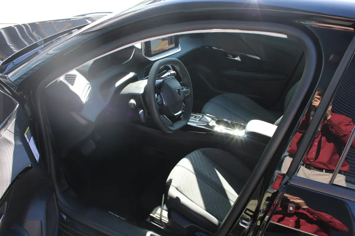 Allure 1.2 Hybride 110 Adaptive Cruise Control | Camera voor en achter | Navigatie | Apple Carplay/Android Auto