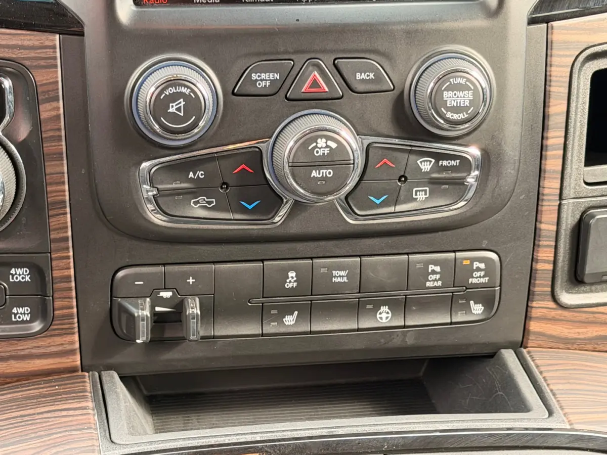 1500 5.7 V8 4x4 Crew Cab 6'4 , BACKCOUNTRY , NIEUWSTAAT , OFF ROAD PAKKET , DAKTENT , LUIFEL , UNIEK