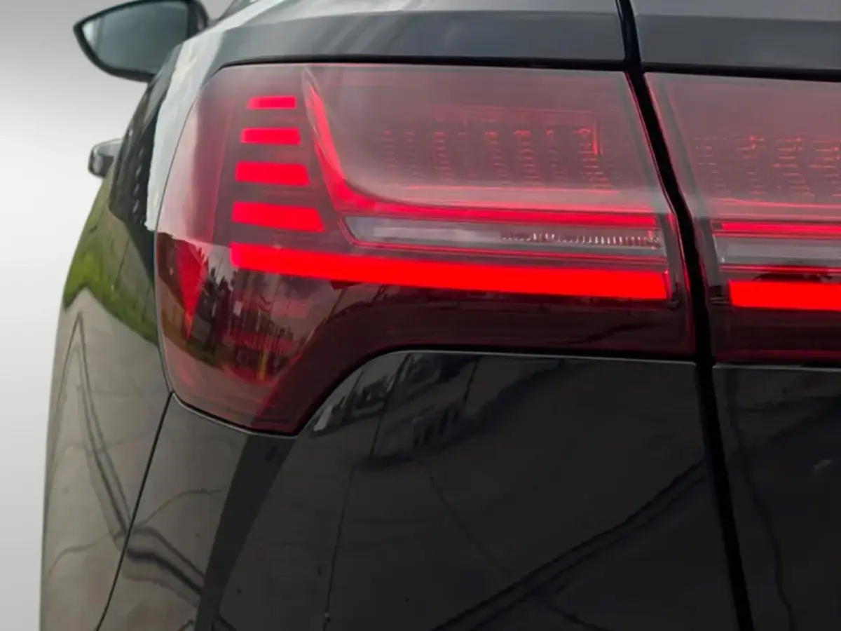 55 quattro S edition 95 kWh (NL-auto,Dealer OndH, Panorama, B&O, Camera, PDC, StoelV, Carplay, Etc)