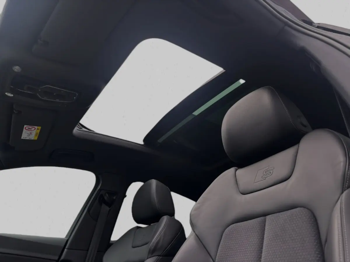 55 quattro S edition 95 kWh (NL-auto,Dealer OndH, Panorama, B&O, Camera, PDC, StoelV, Carplay, Etc)