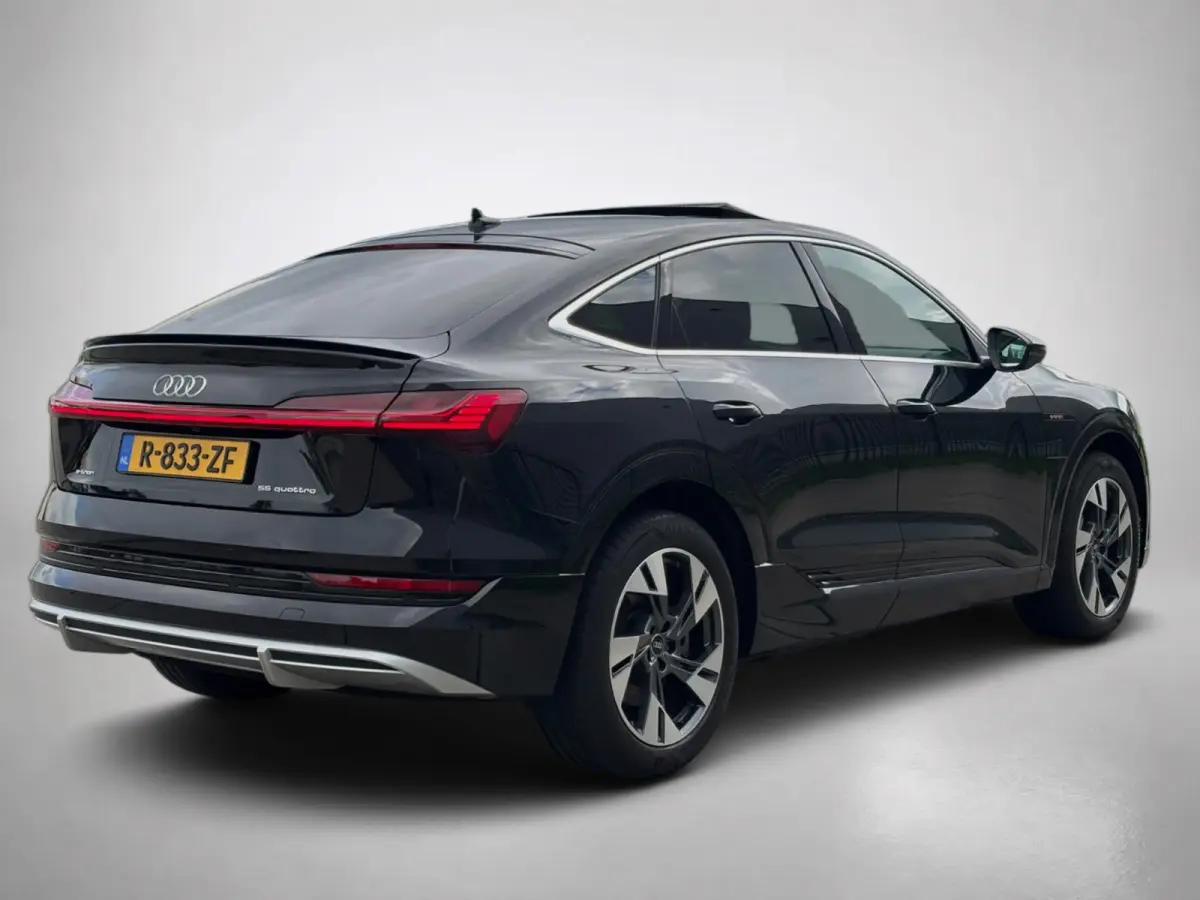 55 quattro S edition 95 kWh (NL-auto,Dealer OndH, Panorama, B&O, Camera, PDC, StoelV, Carplay, Etc)