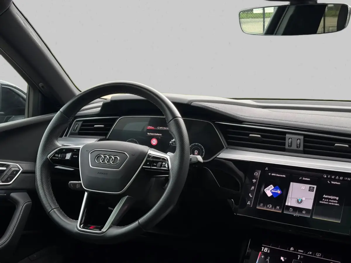 55 quattro S edition 95 kWh (NL-auto,Dealer OndH, Panorama, B&O, Camera, PDC, StoelV, Carplay, Etc)