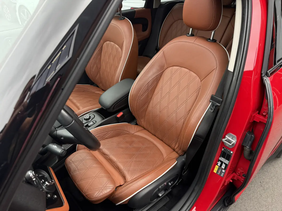 1.5 Cooper ALL4 Pano/Leder/H&K/Camera