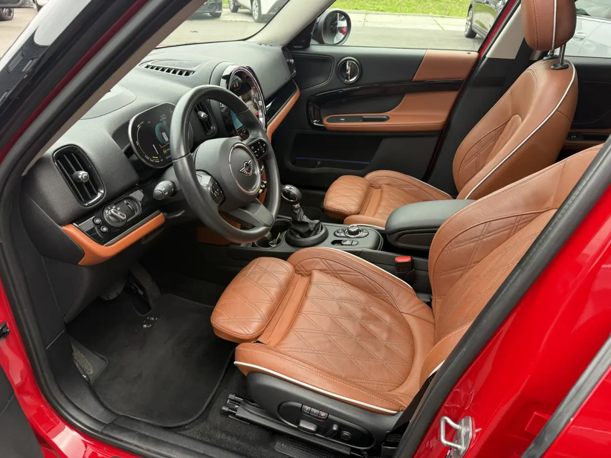 1.5 Cooper ALL4 Pano/Leder/H&K/Camera