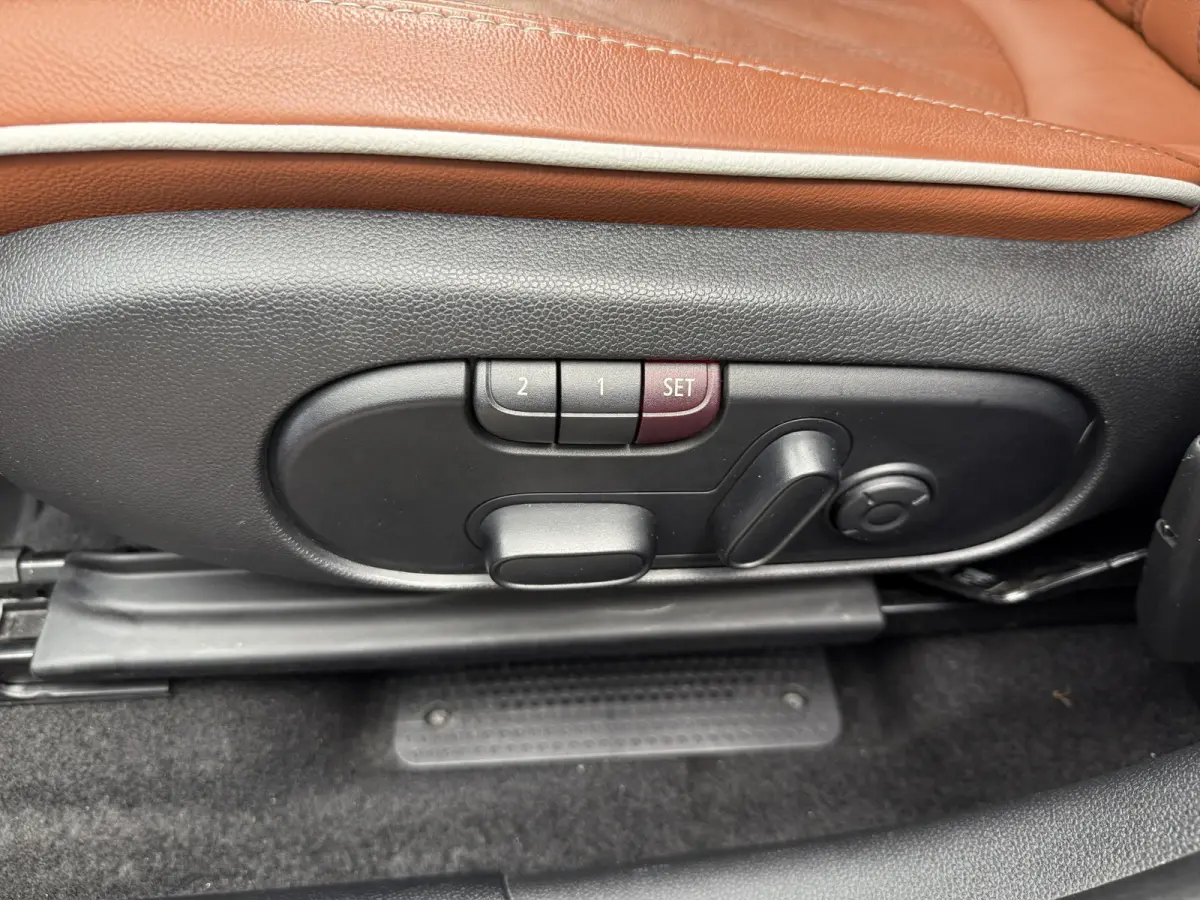1.5 Cooper ALL4 Pano/Leder/H&K/Camera