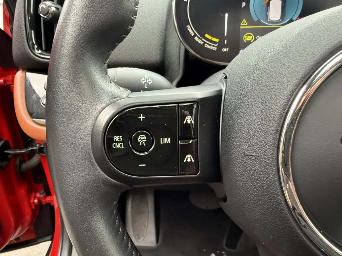 1.5 Cooper ALL4 Pano/Leder/H&K/Camera