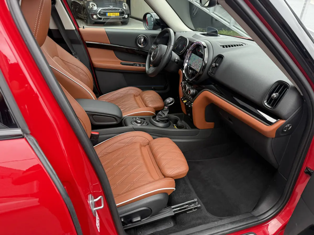 1.5 Cooper ALL4 Pano/Leder/H&K/Camera