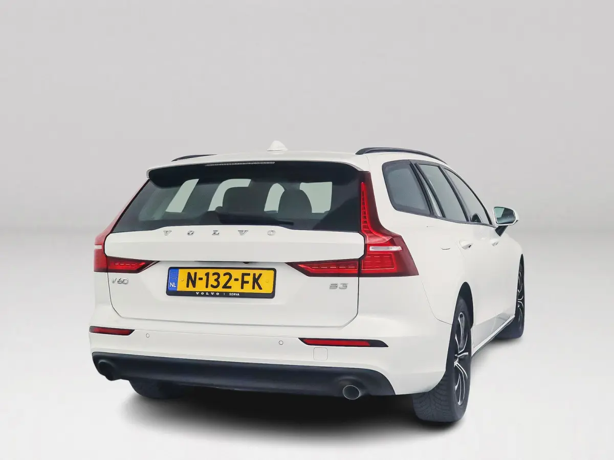 B3 Momentum Advantage | Parkeercamera | Stoel- en Stuurverwarming | Cruise control | Trekhaak