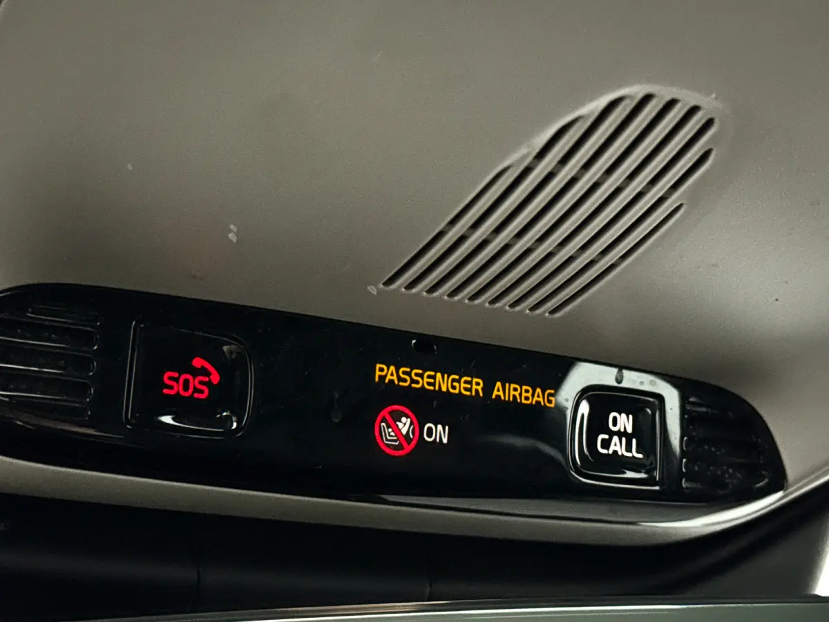 B3 Momentum Advantage | Parkeercamera | Stoel- en Stuurverwarming | Cruise control | Trekhaak