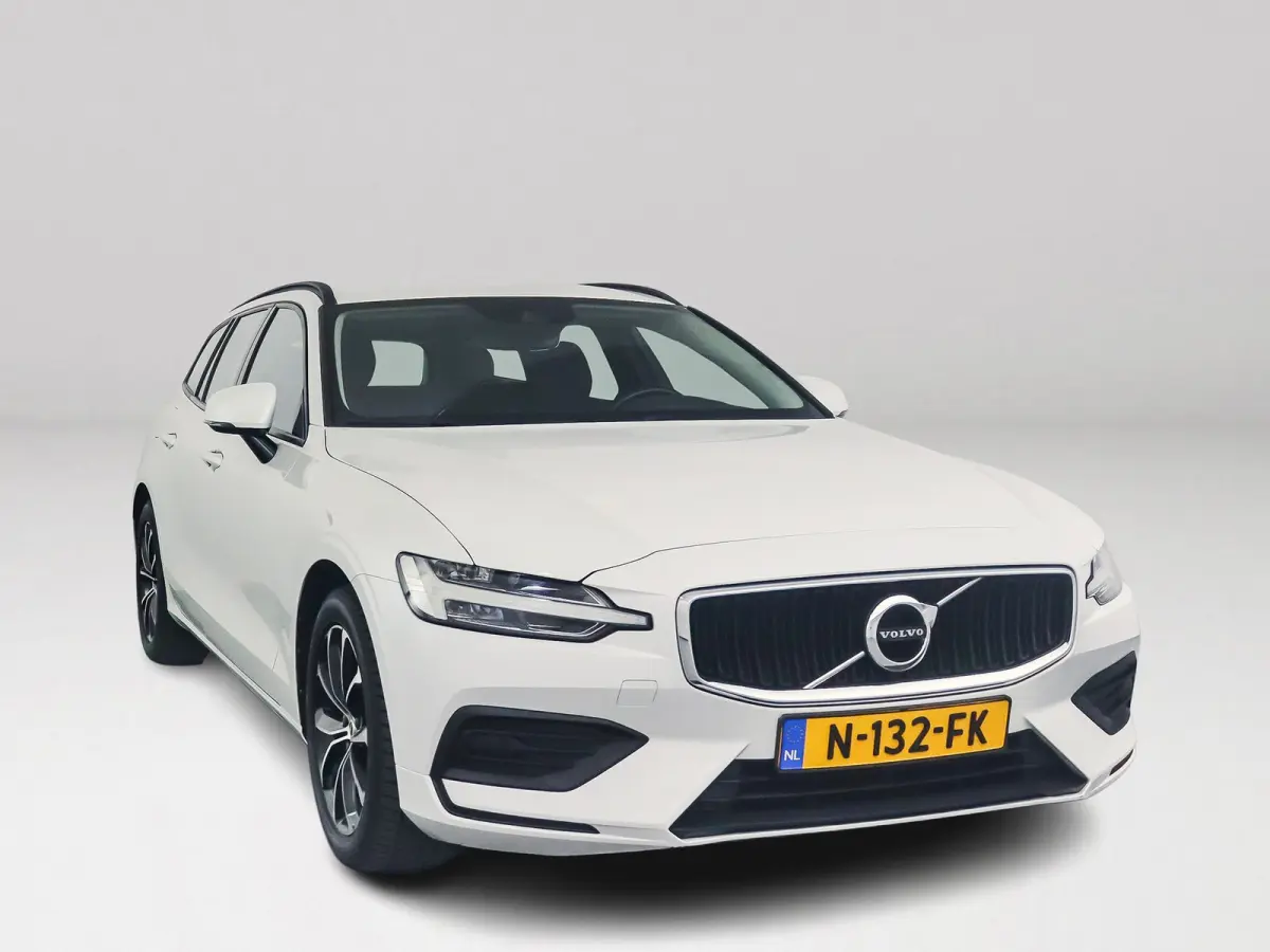 B3 Momentum Advantage | Parkeercamera | Stoel- en Stuurverwarming | Cruise control | Trekhaak