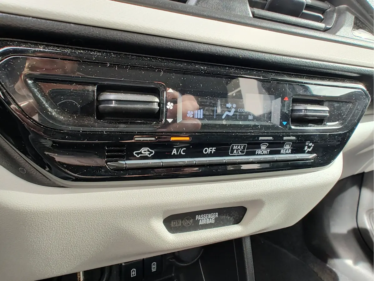 1.2 SELECT SMART HYBRID Navi | Draadloze Carplay | All Season